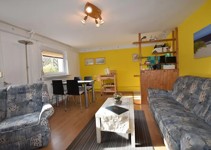 Appartement Mit Eingezaeuntem Garten