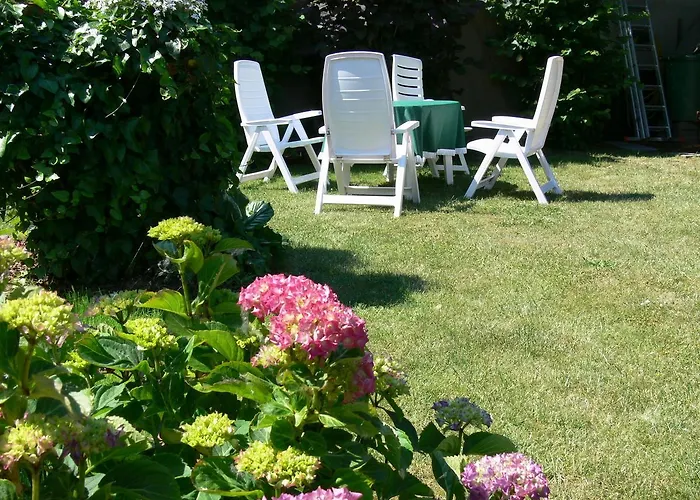 Mit Eingezaeuntem Garten * Rerik