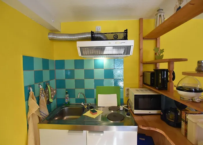 Mit Eingezaeuntem Garten Appartement *