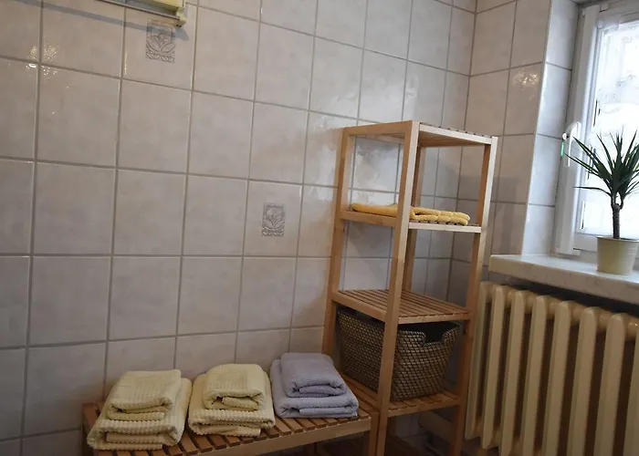 Mit Eingezaeuntem Garten Appartement